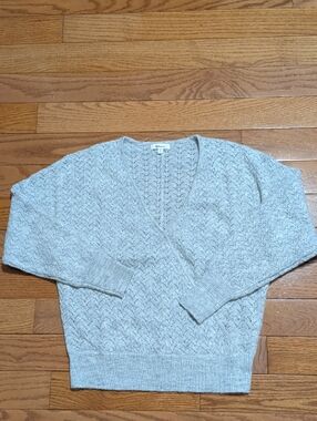 Reitmans Light Gray V-Neck Pointelle Knit Sweater